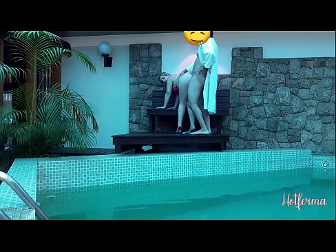 ❤️ Șeful o invită pe menajeră la piscină, dar nu a putut rezista la o partidă fierbinte ️❌ at us ❌️